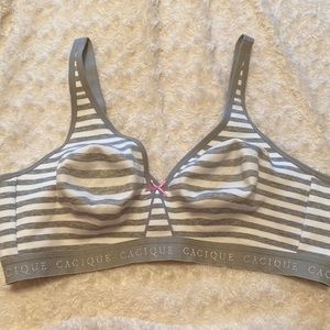 Cute Cacique sports bra